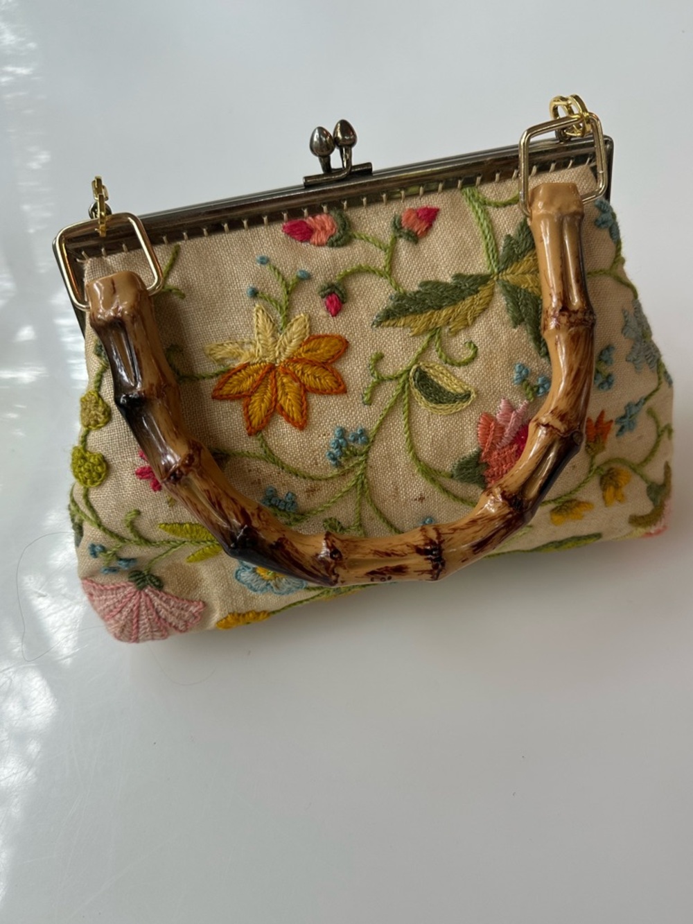 Embroidered Floral, on Linen  Kiss-Lock Clutch detachable bamboo handle